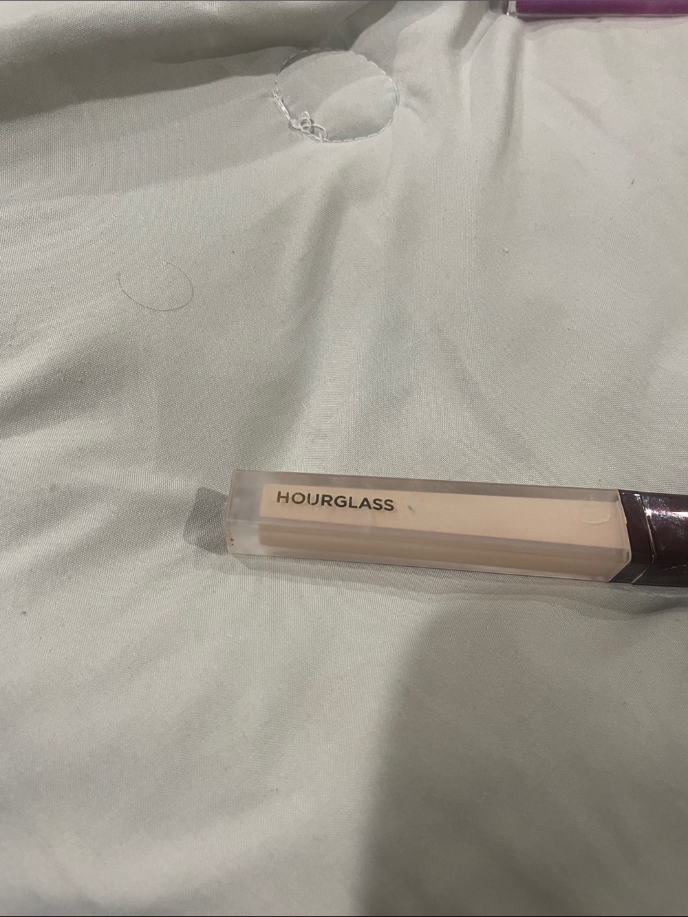 Hourglass concealer